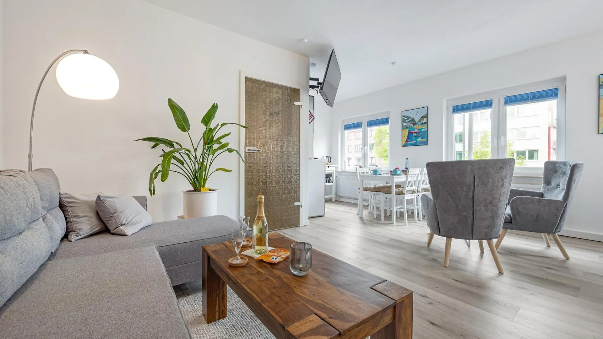 Apartment Studio-Apartment - Zentral, Modern, Exklusiv - Fuer 2-4 Gaeste Hamburg Germany
